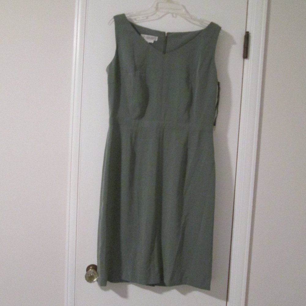 NWT Phoebe Kay Unger sleeveless Gray sheath dress